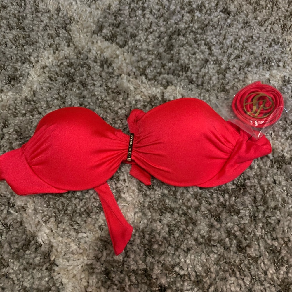 New Victoria’s Secret top
